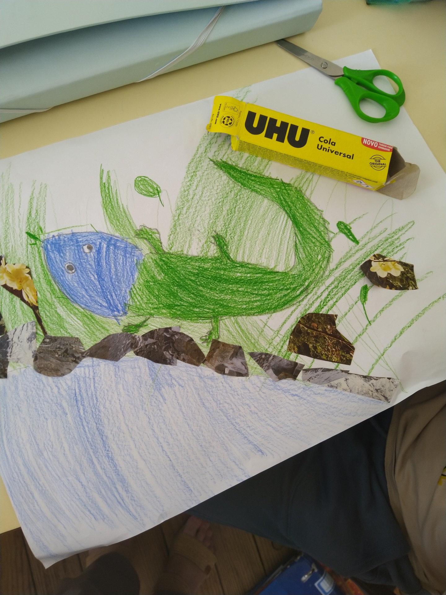 Um dos outros animais desenvolvidos por um aluno, recorrendo a desenho, recorte e colagem.